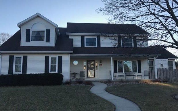 1413 Dover, Bloomington $229,900